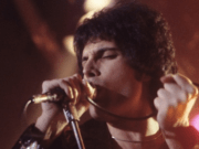 Freddie Mercury omaggia i suoi amici ogni Natale freddie-mercury-omaggia-i-suoi-amici-a-natale