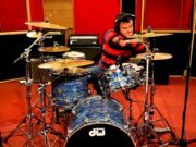 Musicista disabile suona Red Hot Chili Peppers