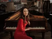 Olivia Trummer reinterpreta Stevie Wonder in un nuovo raffinato singolo Olivia-Trummer-You-Are the-Sunshine-of My-Life