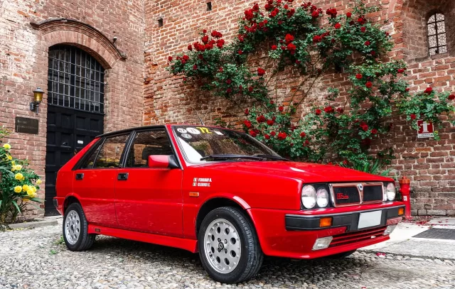 auto-anni-90-una-passione-sempre-viva