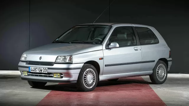 renault-clio-baccara-passione-youngtimers