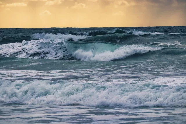 sea-6651168_1280 allerta-rossa-selettiva