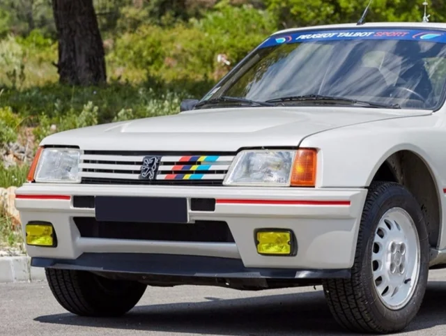 peugeot 205 fari gialli fari-gialli-macchine-francesi-perchè