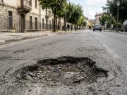 Danni automobile: se la buca è troppo grande il Comune non risarcisce risarcimento-danni-per le-buche-stradali