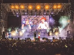 Oltre il palcoscenico: la verità sul business musicale in Italia